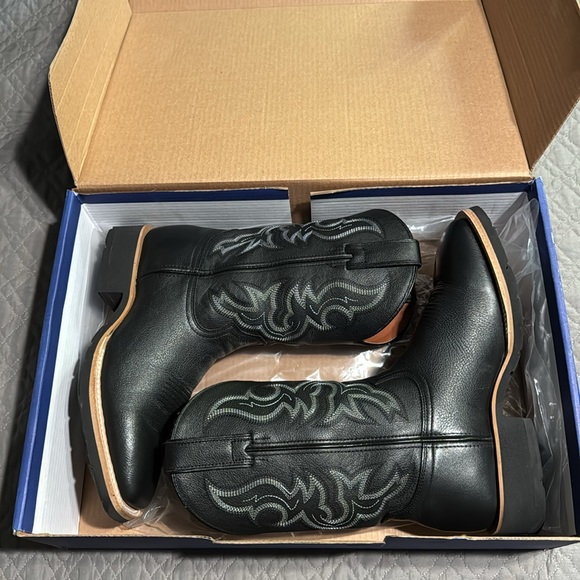 TONY LAMA MEN’S BLACK SQUARE TOE COWBOY & WESTERN HEEL BOOTS - Picture 11 of 11